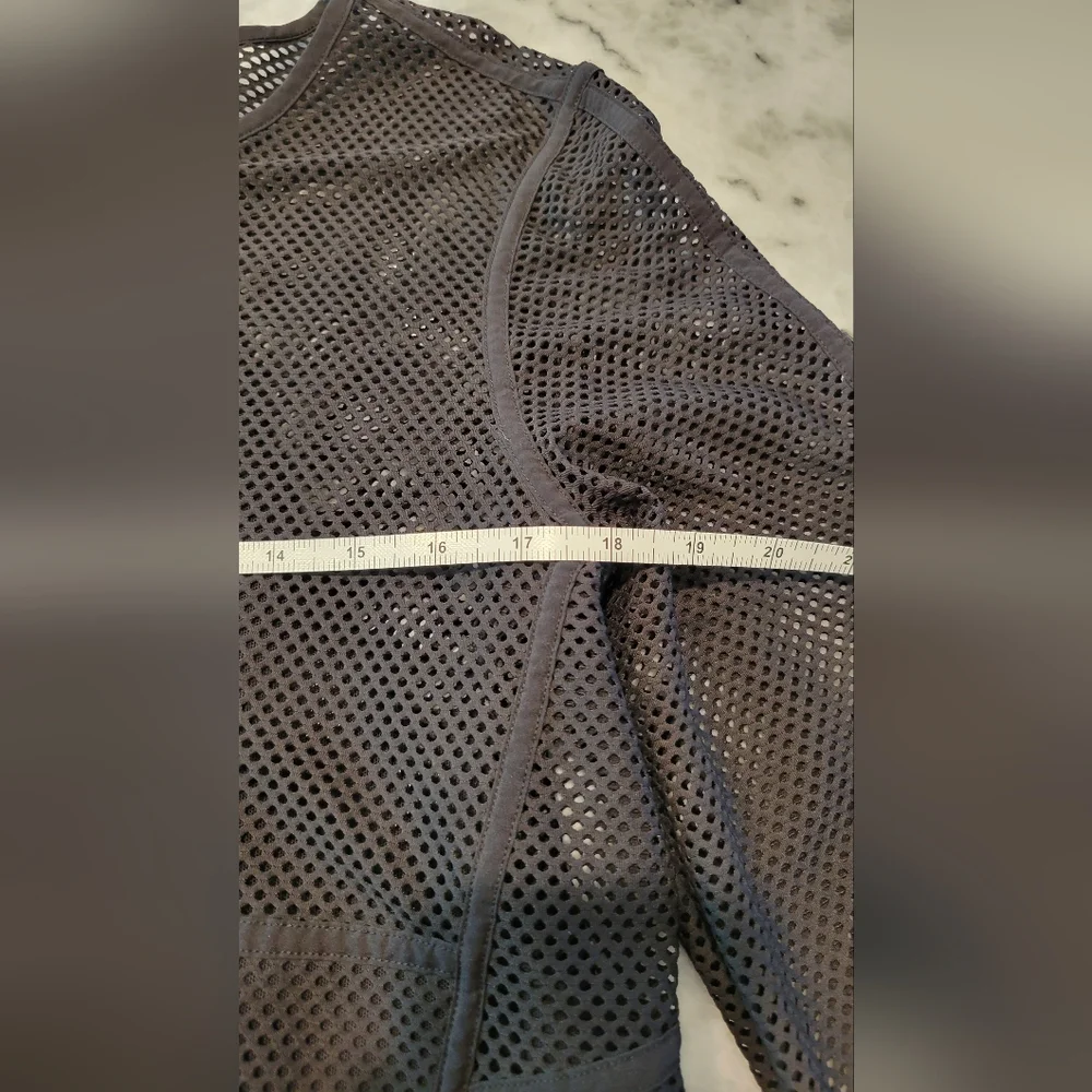 Lululemon Rare Black Mesh Long Sleeve Top - Picture 4 of 10